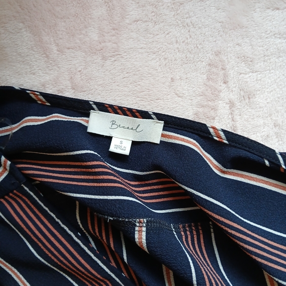 Beautiful romper with tie 👔 - Picture 2 of 3